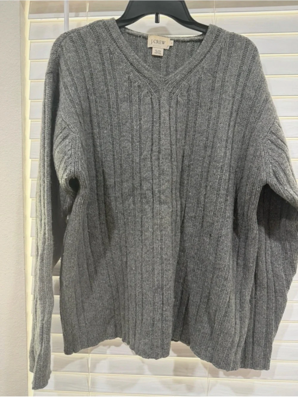 Vintage J. Crew 100% Wool Men’s Ribbed V-Neck Chunky Sweater in Heather Gray